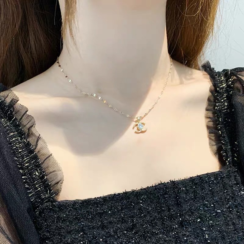 Kalung Titanium Anti Karat Huruf Berlian Emas 18K Perhiasan Aksesoris Wanita Korea