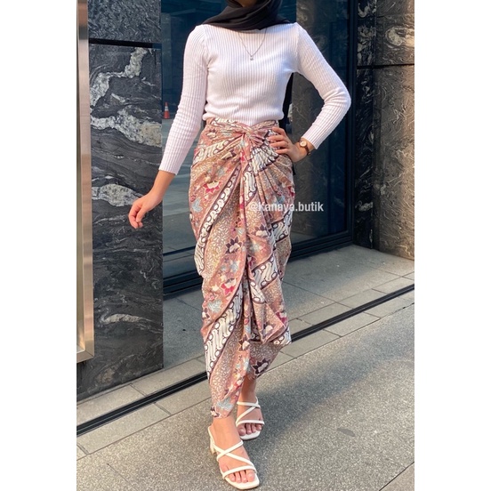 Rok lilit batik // kain lilit // rok serut // bawahan kebaya // rok // bawahan tradisoinal // rok lilit bawahan kebaya //