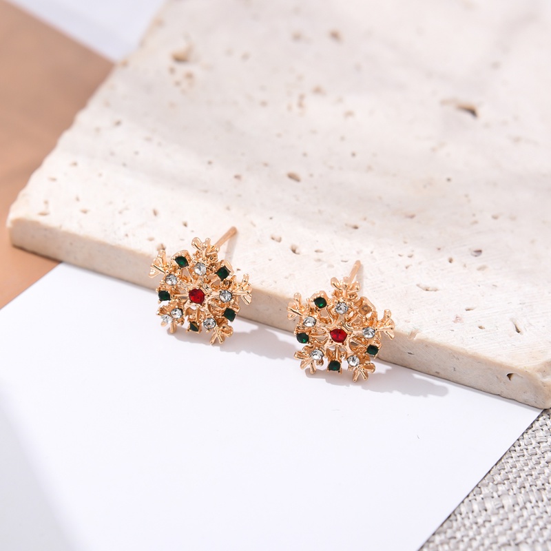 1 Pasang Anting Stud Bentuk Kepingan Salju Warna-Warni Bahan Alloy Aksen Berlian Untuk Wanita