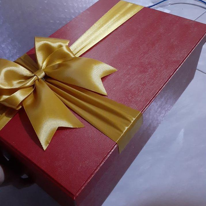 

Berkualitas GIFTBOX SPESIAL KOTAK HADIAH SEPATU BOX KADO SANDAL ✔