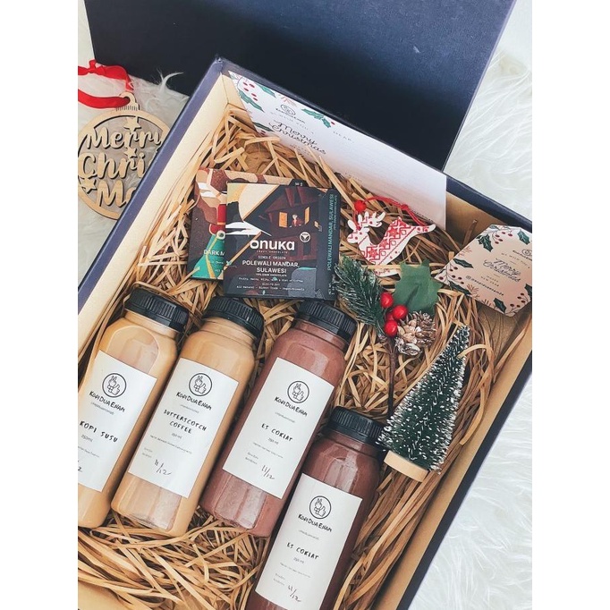 

PREMIUM CHRISTMAS HAMPERS 2 - KOPI26 X ONUKA CHOCOLATE EW5346WED