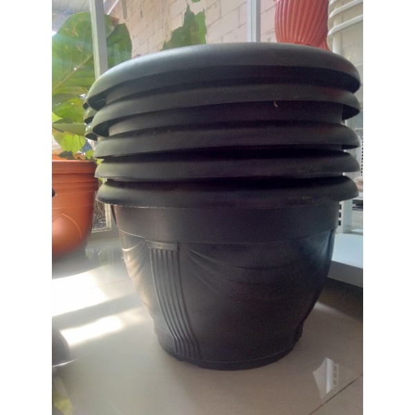 Pot 45 cm hitam