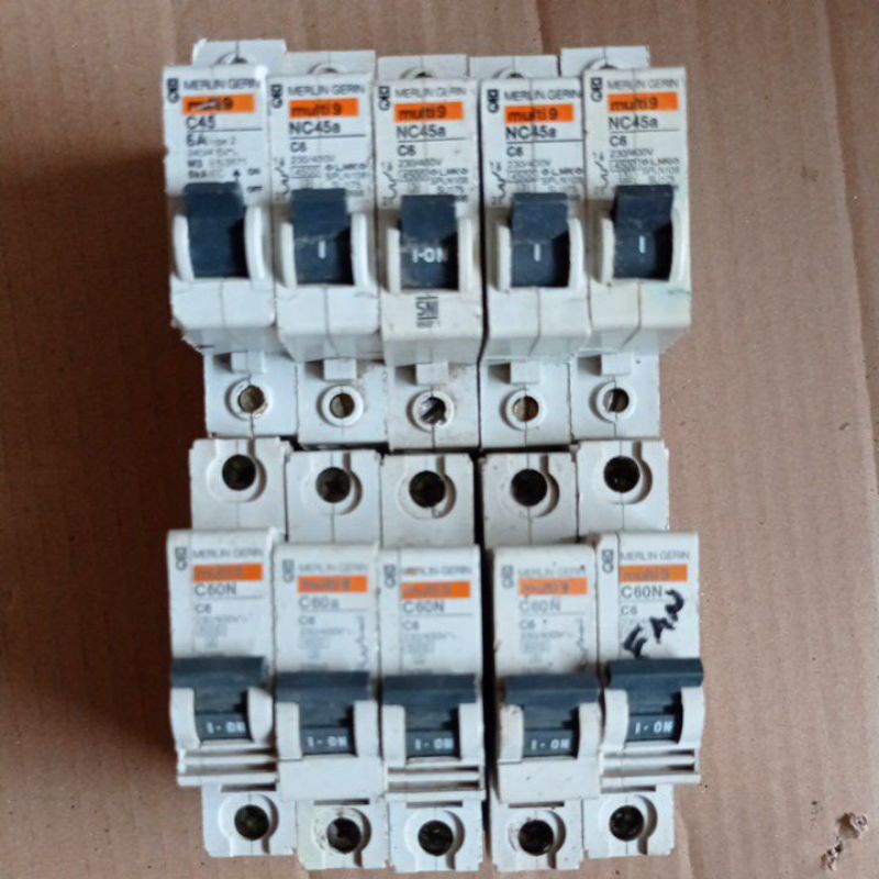 MCB Merlin gerin multi9