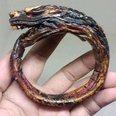 gelang akar bahar merah ukir naga. asli original 100% dari akar laud.