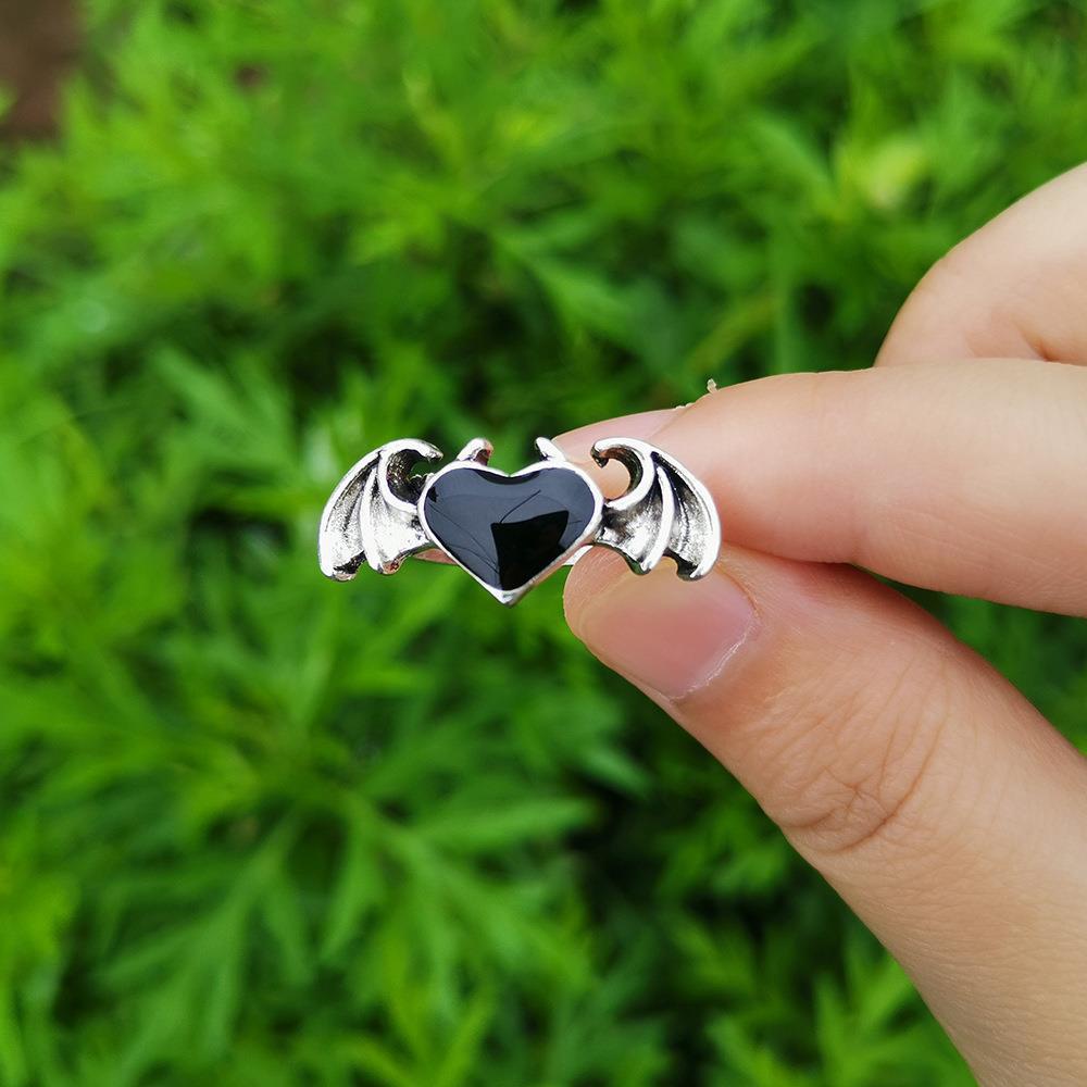 Cincin Desain Hati Gaya vintage hip hop Untuk Wanita