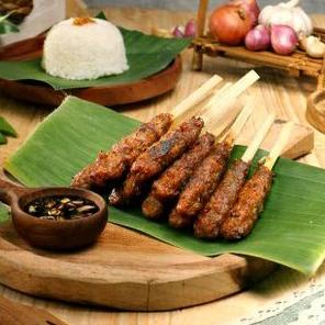 

㊭ Sate Babi Sate Babi Hutan Celeng bumbu kecap kacang そ