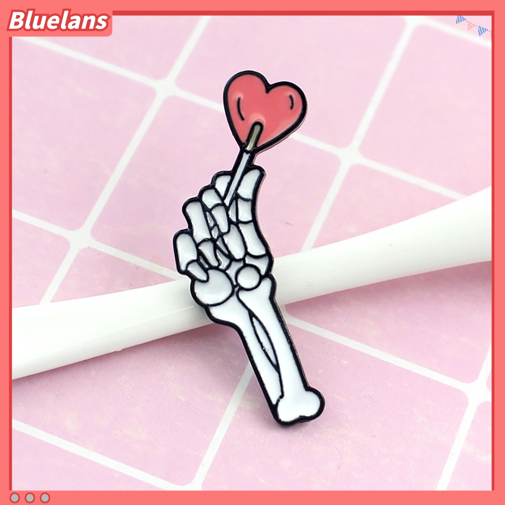 Bros Pin Enamel Bentuk Kerangka Tangan Hati Untuk Dekorasi Halloween