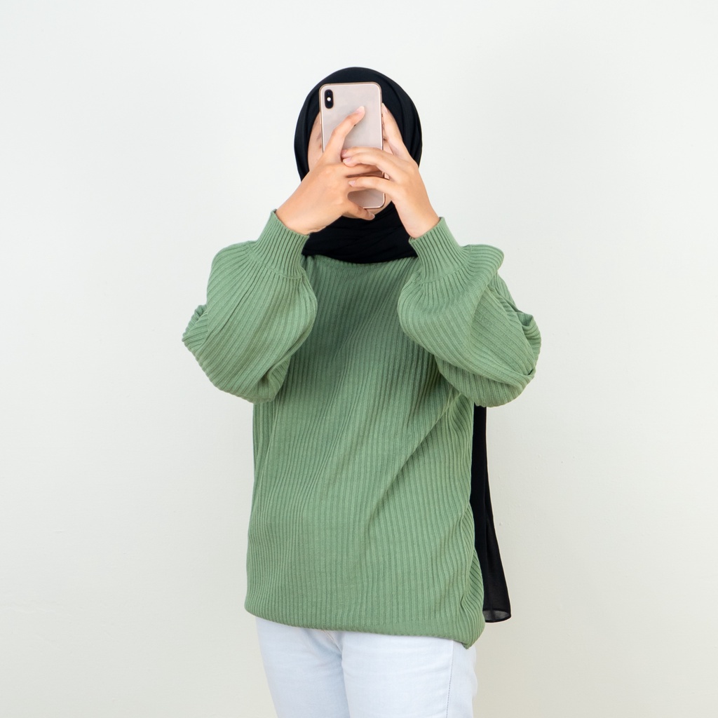 Laluna Turtleneck Lengan Balon Sweater Rajut Wanita