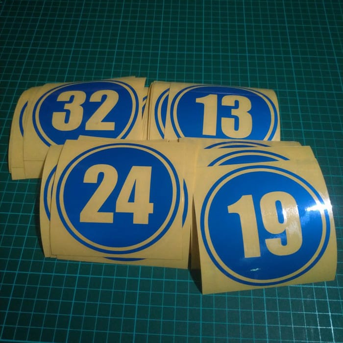 

STIKER ANGKA BOLONG DIAMETER 11 CM BAHAN REVLEKTIVE