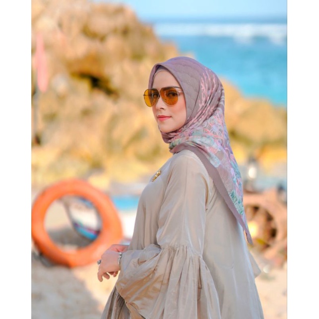 PRELOVED buttonscarves The Little mermaid TAUPE