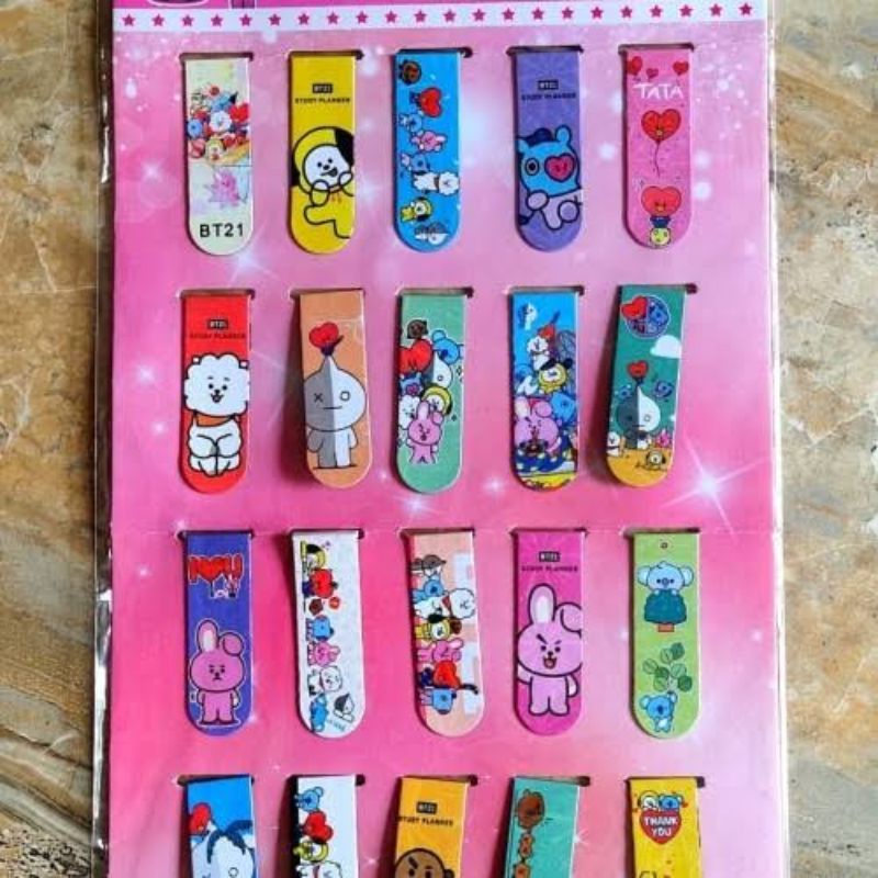 

Pembatas buku BTS/BT21