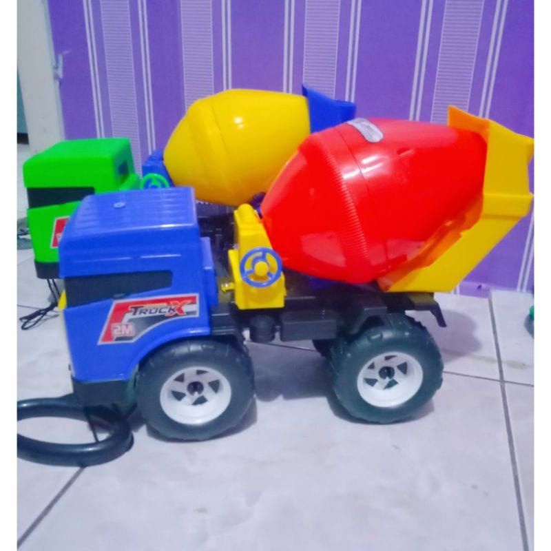 mainan mobil truk semen_mainan truk penggiling semen