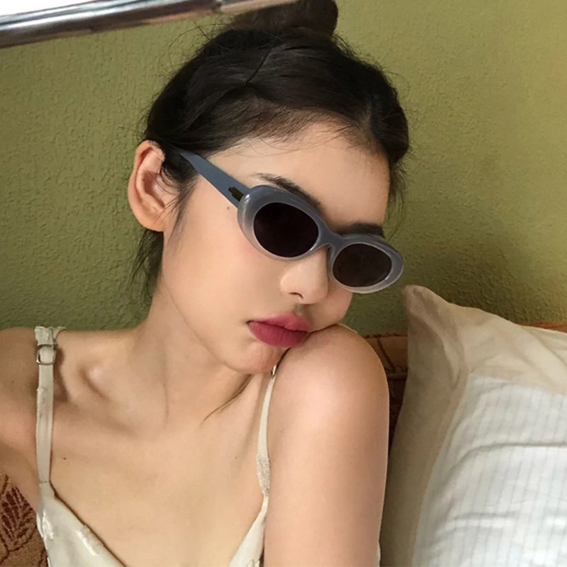 Kacamata Hitam Uv400 Bingkai Oval Kecil Gaya Vintage Untuk Wanita