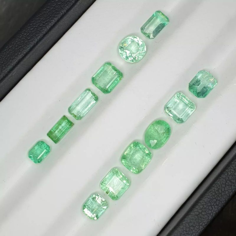 borong murah natural [EMERALD BERYL AFGHANISTAN MINOR OIL 12.30CT VVS1] zamrud afganistan untuk emba