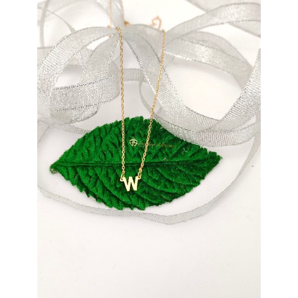 Kalung Inisial Huruf W titanium lapis emas