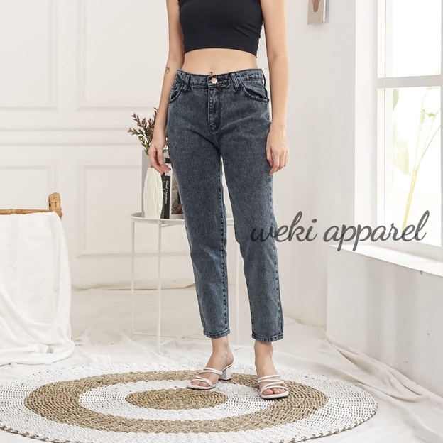 Weki Boyfriend Jeans Wanita