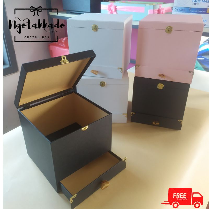 

KOTAK KADO/GIFT BOX/KOTAK BUNGA BUKA LACI & ENGSEL