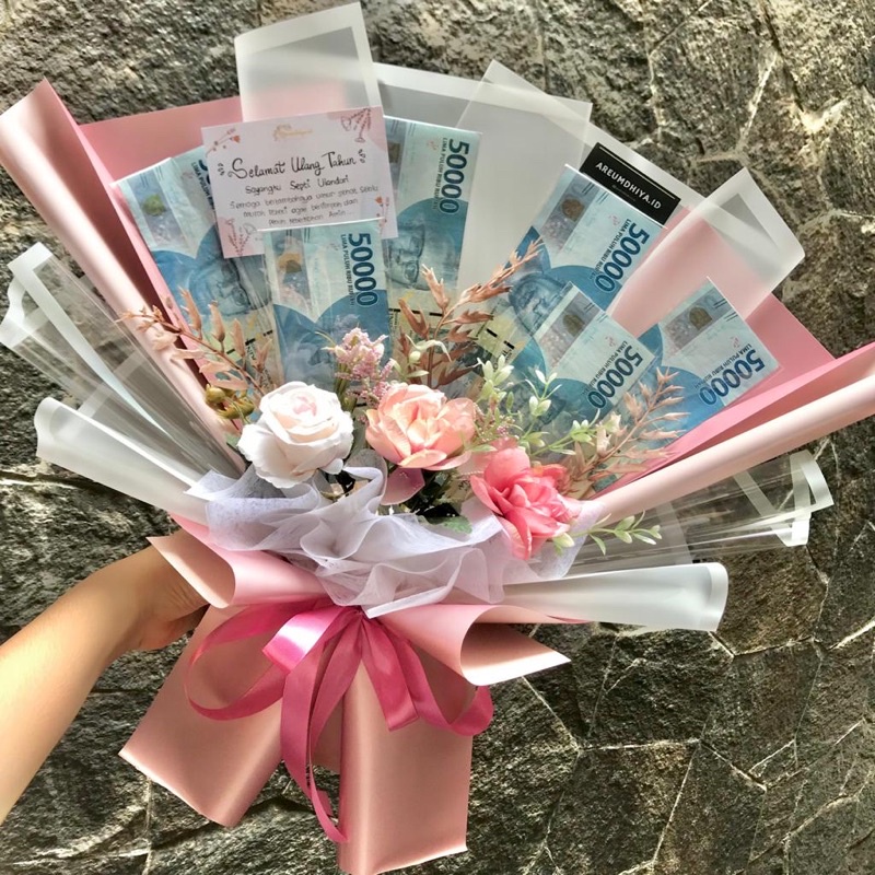 

Buket uang 6 lembar 50.000