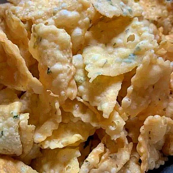 

MALL Keripik Pangsit Bawang/Kue Bawang 1 Kg !!