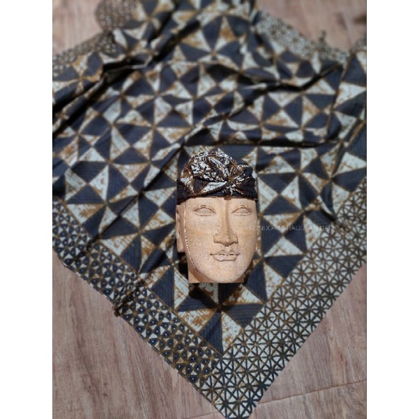 saput udeng batik semi tulis