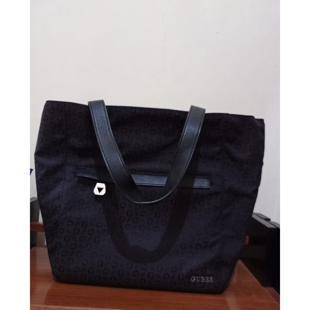 Tas wanita modern model besar Guess original