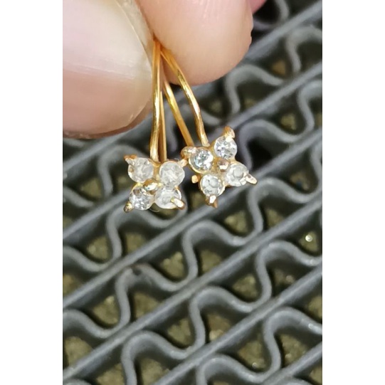 Giwang Emas Berlian Banjar cantik dan mungil for lady di jual murah (code RM9077)