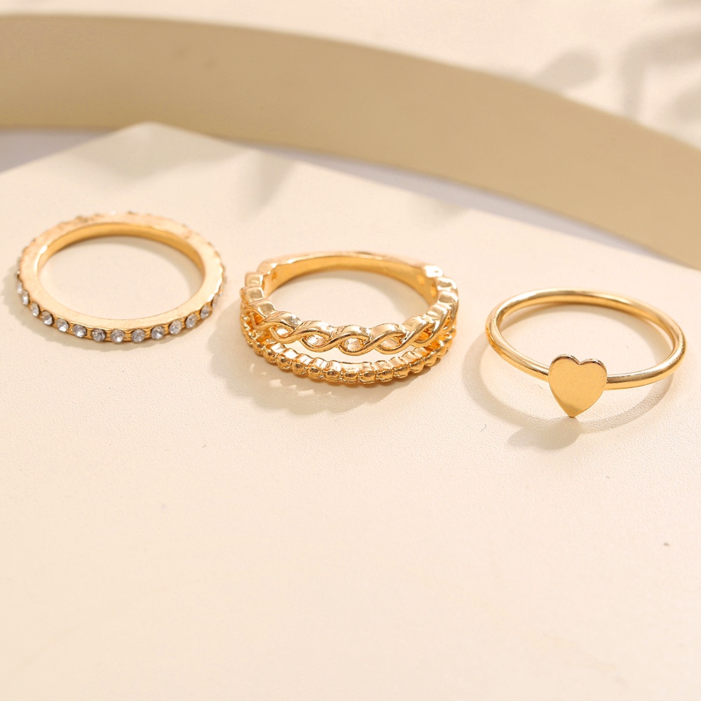 3pcs / Set Cincin Bentuk Hati Aksen Berlian Warna Emas Untuk Wanita