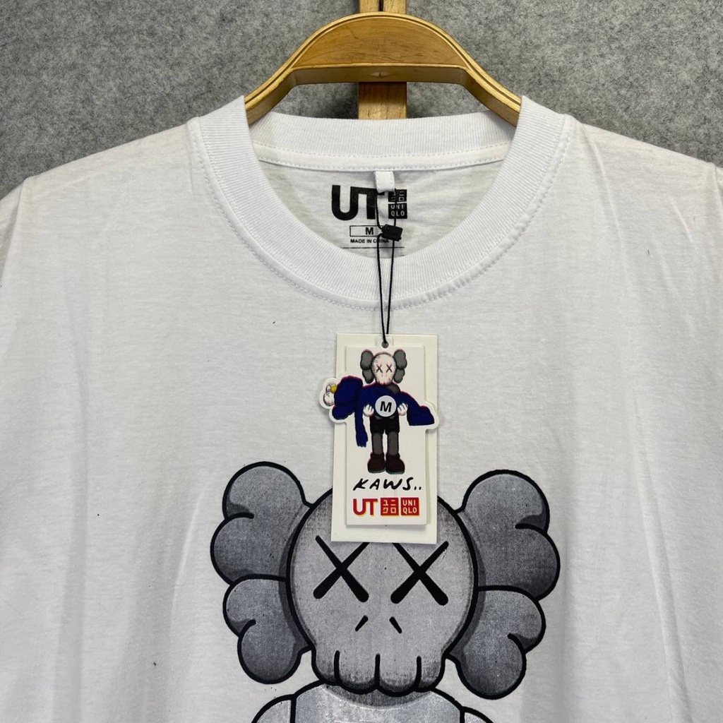 KAOS TSHIRT UNIQLO X KAWS PINK LENGAN PENDEK MIRROR FULLTAG