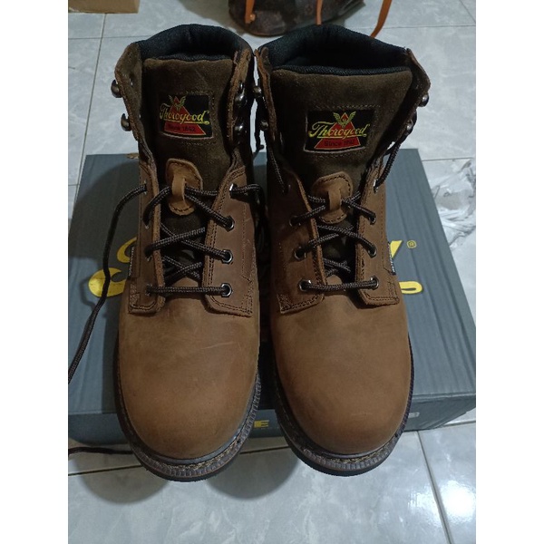 thorogood safety shoes