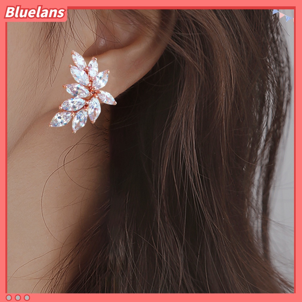 1 Pasang Anting Stud Bentuk Daun Aksen Glitter Anti Alergi Untuk Kencan