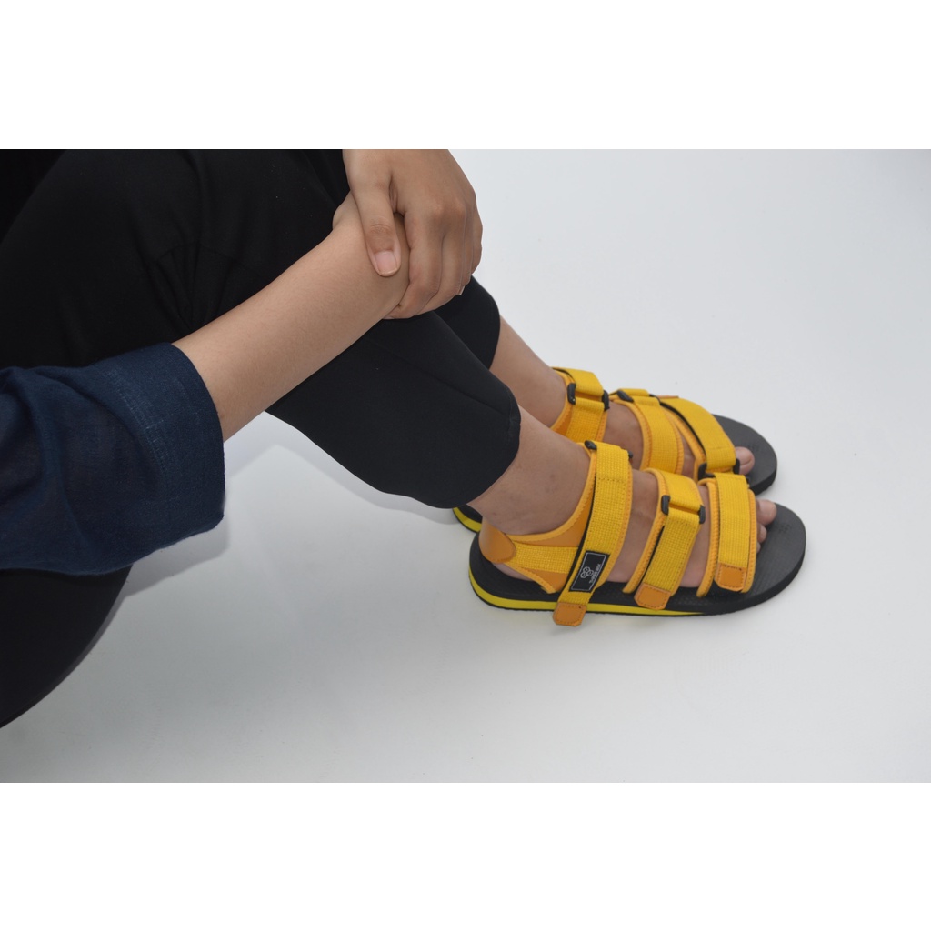 THREE BOX - Sandal Gunung Tali Rainier Wanita Outdoor Traveling Hiking Ringan Medium Jumbo ORIGINAL