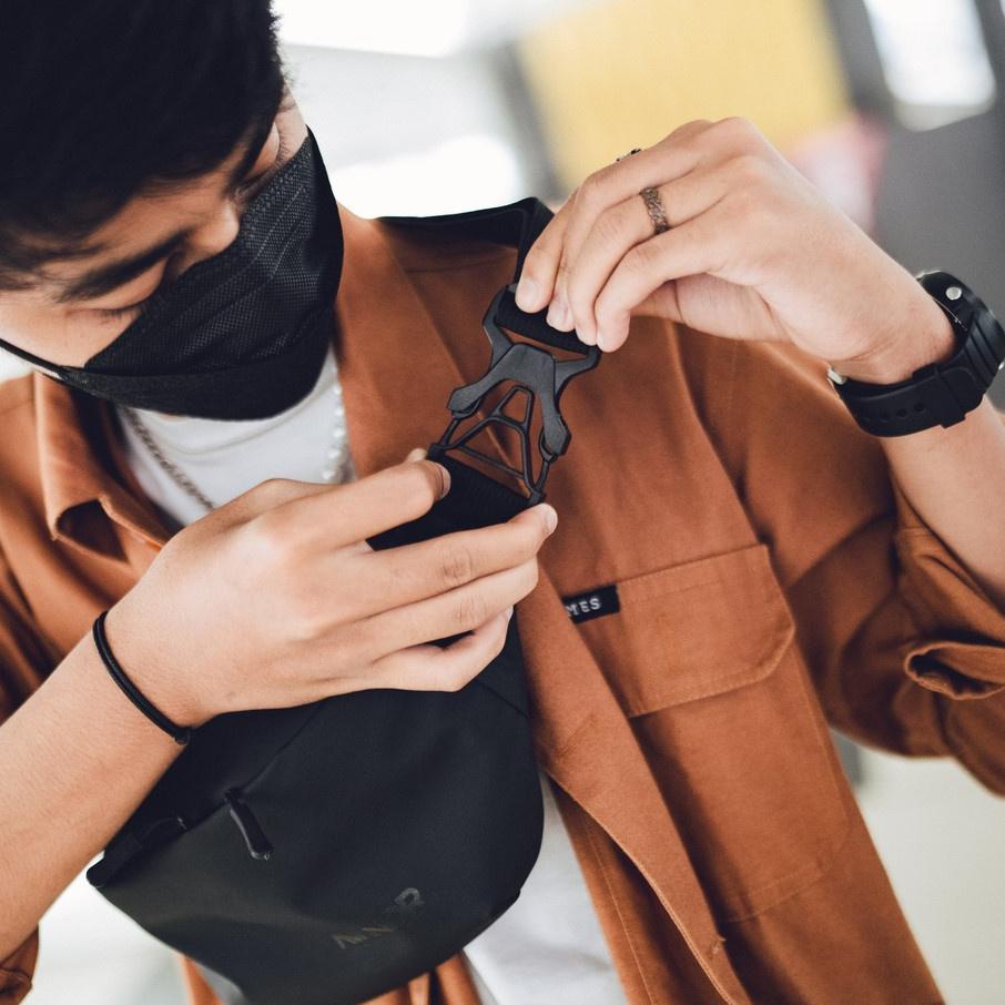 Harga Termuraah AVANDR 2X Matte Waist Bag Tas Pria Medium Waterproof Multifungsi