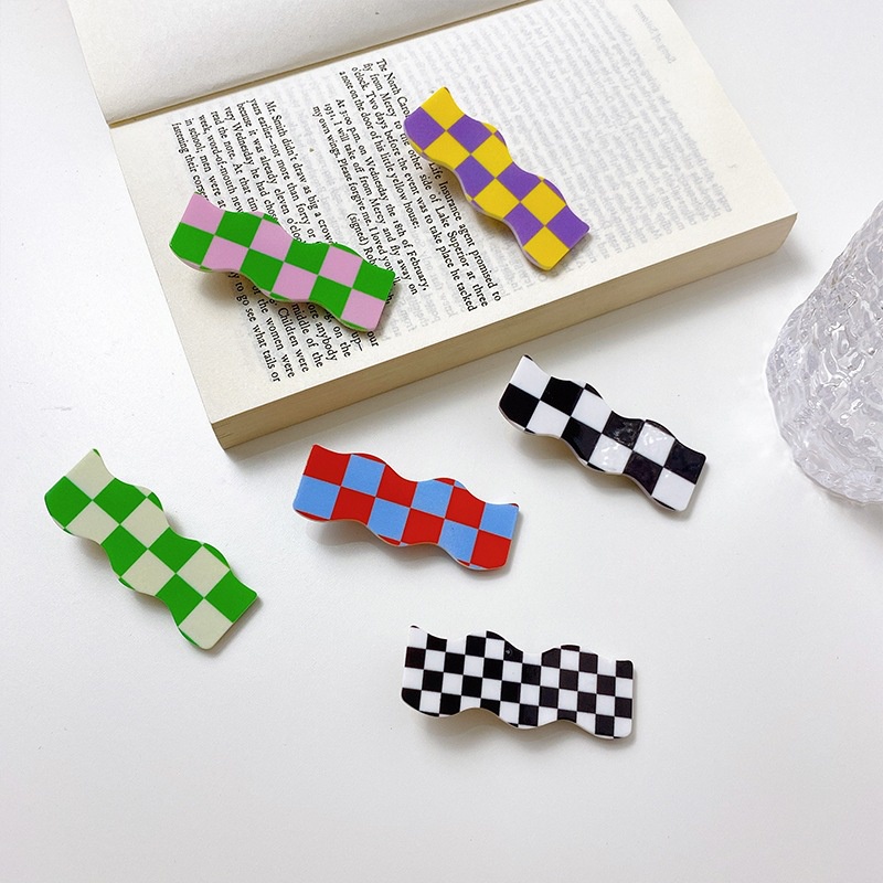 JEPIT SQUARE GLOSSY MOTIF KOTAK CHECKERED PATTERN POLA PAPAN CATUR JEPITAN RAMBUT LUCU UNIK KOREA CEPOL MEDIUM HAIR CLIP CLAW CAKAR HAIRCLIP KASUAL WANITA AKSESORIS KOREAN KLIP KUAT HITAM PUTIH WARNA WARNI COLORFUL