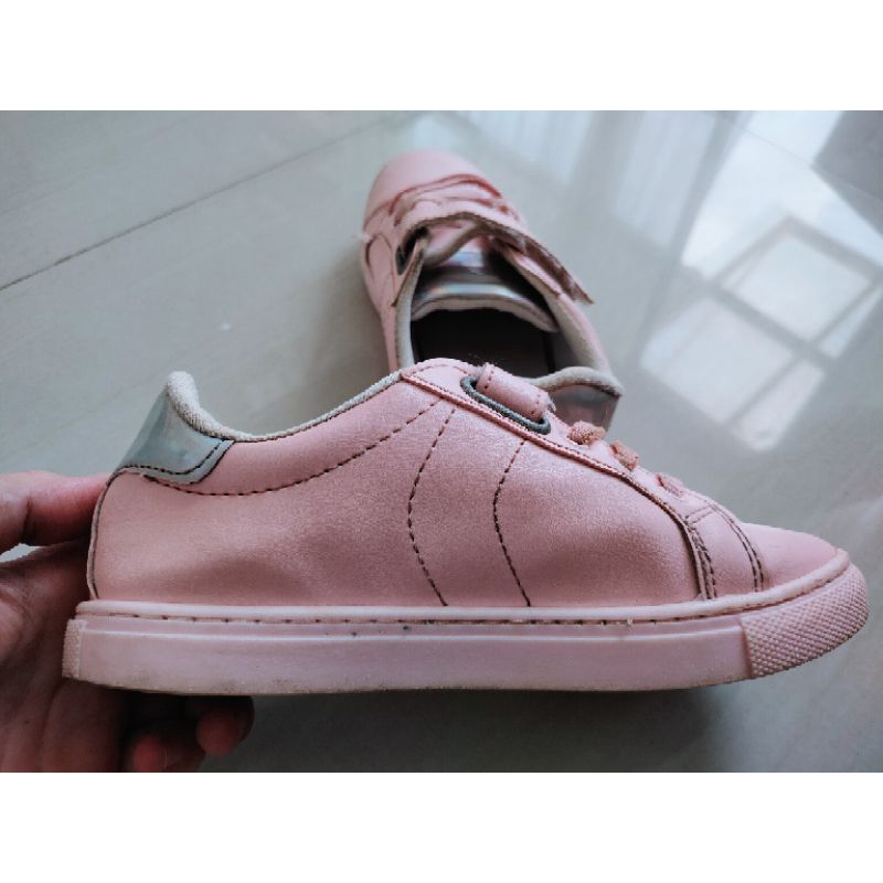 Sepatu anak LC waikiki size 33 prelove