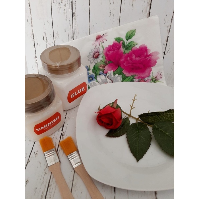 

Gilaa!!! Glue Varnish Decoupage Ceramic, Porcelain, Glass And Plastic 150 Ml Hemat