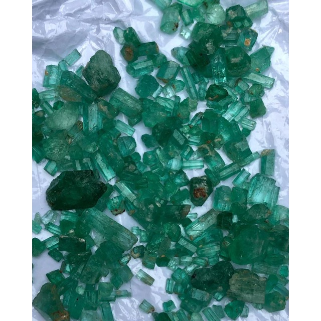 jual bahan top [NATURAL EMERALD BERYL PANJSHER AFGHANISTAN 230CT] borong bahan zamrud afganistan unt