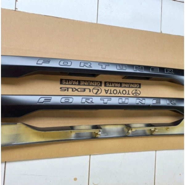 List Trunklid Toyota Fortuner Hitam Doff Tahun 2012-2015 Original Diskon