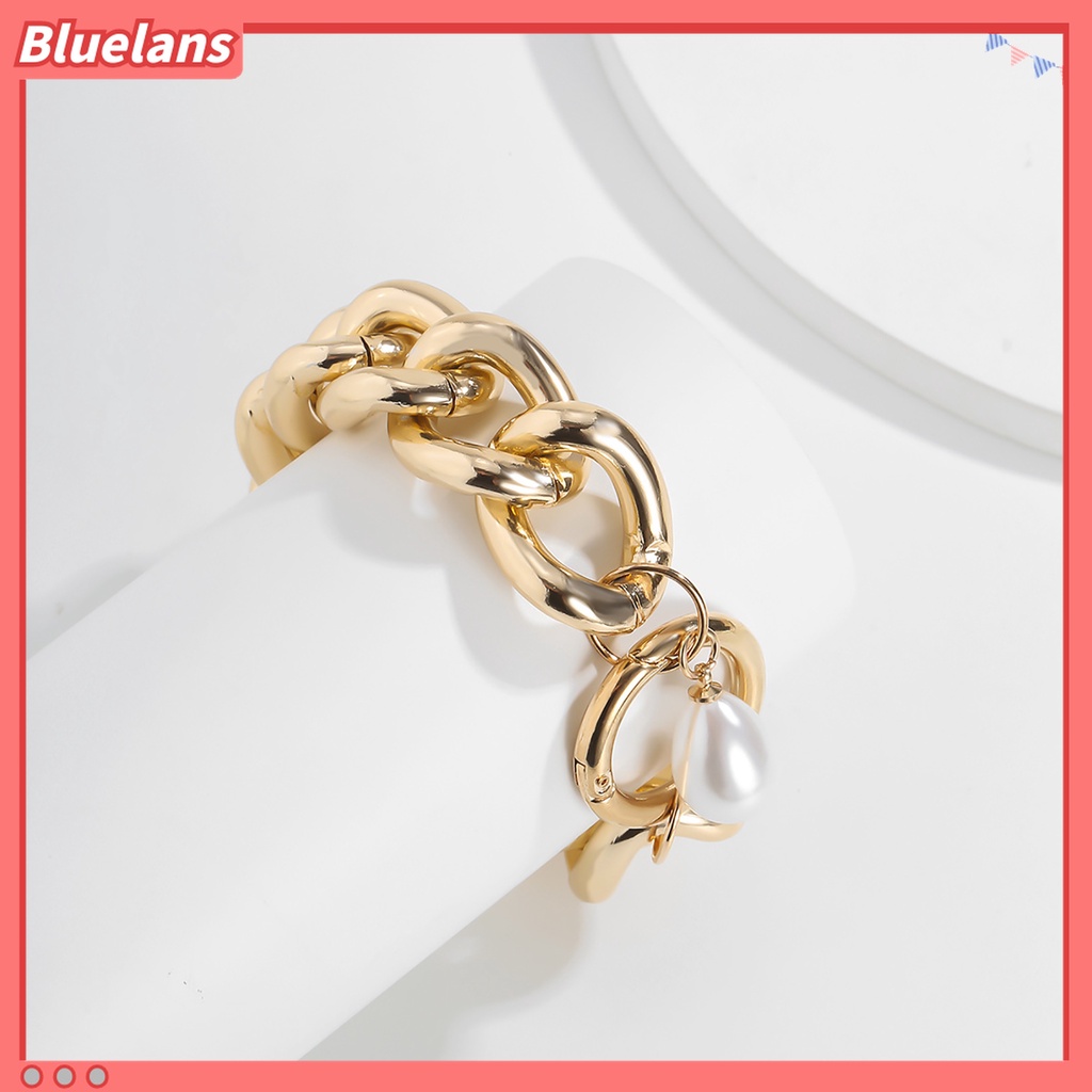 Gelang Bangle Hollow Hias Mutiara Gaya Vintage Untuk Wanita