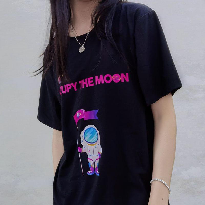 [littlecrab] Kaos Oversize Occupy The Moon Astronot Planet Bulan Bendera Saturnus Luar Angkasa Sablon Berkualitas Hitam Putih Pink T-shirt Couple Unisex Lembut Unik Korean Style