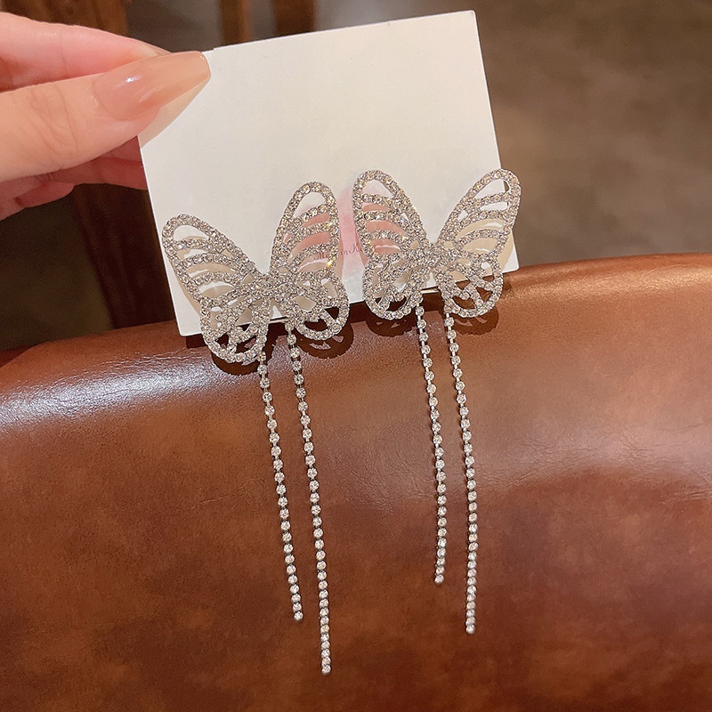 Anting Stud Panjang Desain Kupu-Kupu Aksen Berlian Bahan 925 silver