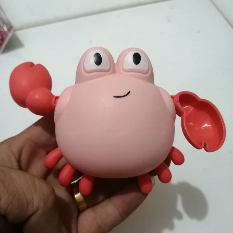 MAINAN ANAK KEPITING BERENANG