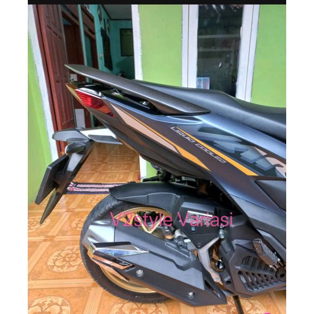 HUGGER AIRBLADE SPAKBOR KOLONG VARIO 125 150 PCX CBU SET 4IN1 STICKER MOSCOW HUGGER TANK RESERVOIR COVER TANK BOTOL RADIATOR MODEL AIRBLADE ORIGINAL IMPORT VIETNAM HONDA PCX 150 LOKAL LCAL LED VARIO 125 FI ESP TECHNO CBS ISS OLD NEW VARIO 150 KEYLESS PNP