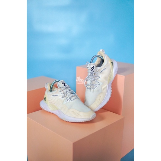 Sepatu Adidas alphabounce running second