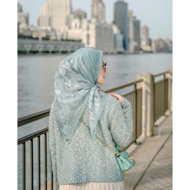 Buttonscarves New York 3 series in Upper east side XL