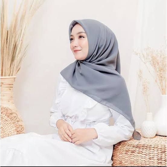 HARGA TERMURAH JILBAB BELLA SQUARE SEGI EMPAT / HIJAB BELLA SQUARE TERBARU WARNA TERLENGKAP-Misty grey