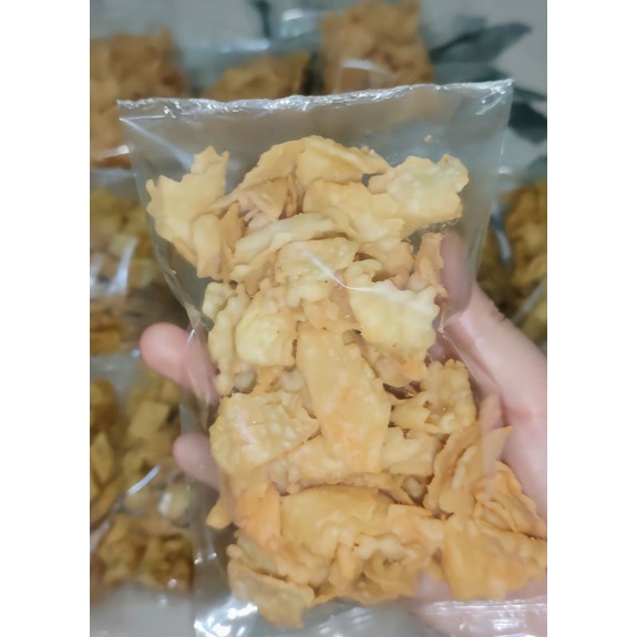 

Kerupuk Pangsit Goreng