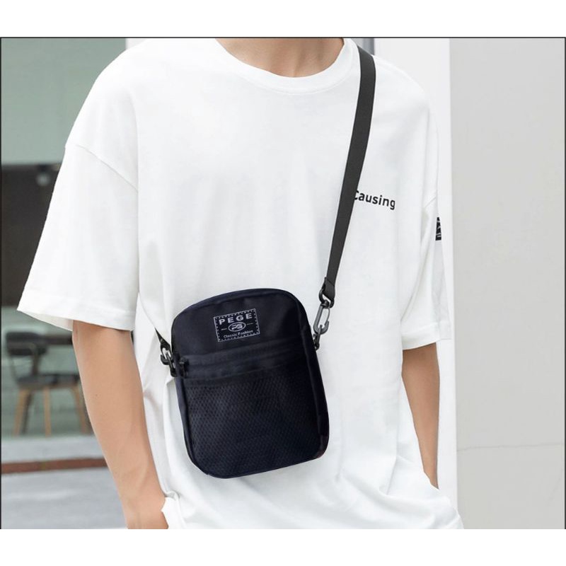 Tas Selempang Polos Pria Hitam