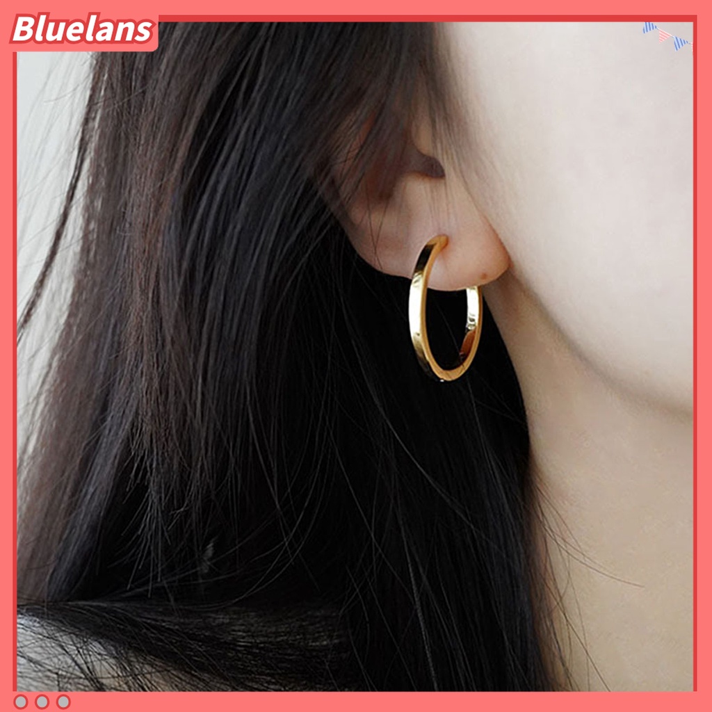 1 Pasang Anting Hoop Bentuk Bulat Permukaan Halus Untuk Wanita
