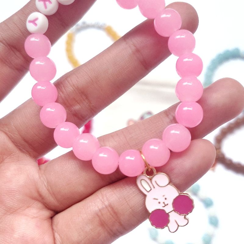 Gelang karakter BT21 bisa request pakai nama