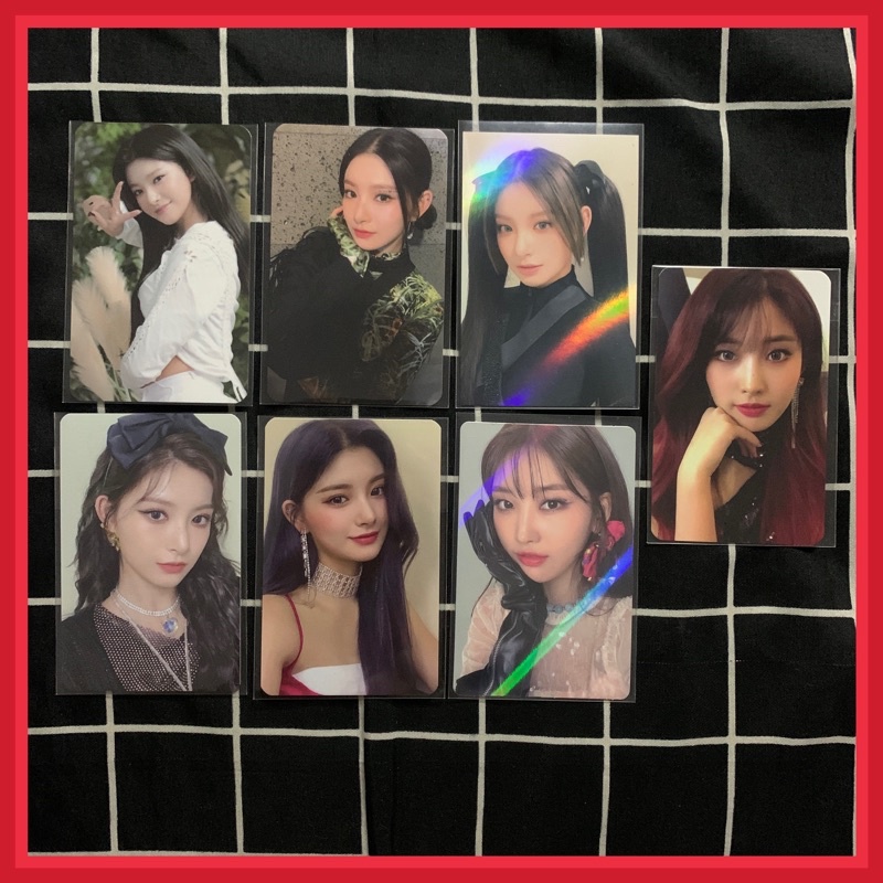 (PC) Photocard Official EVERGLOW (Sihyeon, Yiren, Onda, Mia)